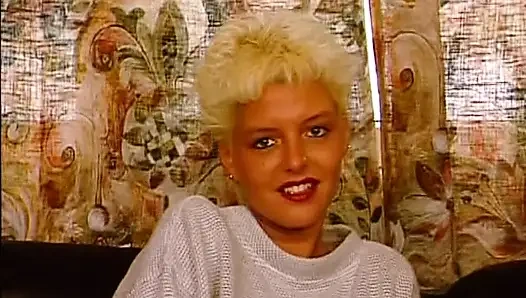 Almanya'dan lezbiyen kızlar birbirlerine dokunuyor