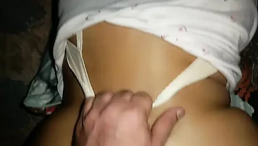 üvey kız kardeşim Ko chood diya gece geç saatlerde