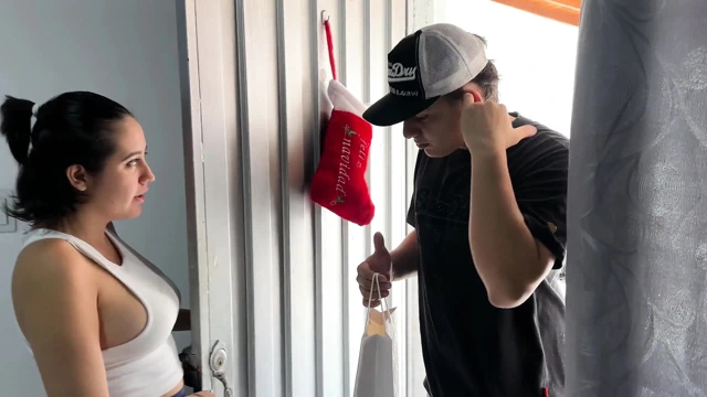 Üvey kız kardeşimi kız arkadaşıma vereceğim iç çamaşırıyla görmeye karşı koyamadım, bu yüzden ona sert bir seks yaptım.