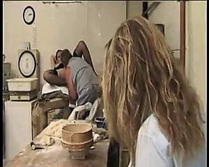 La boulangere salope de mere en fille