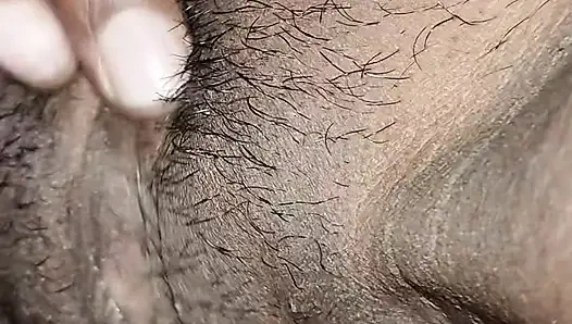 Hintli kadın baştan çıkarıyor