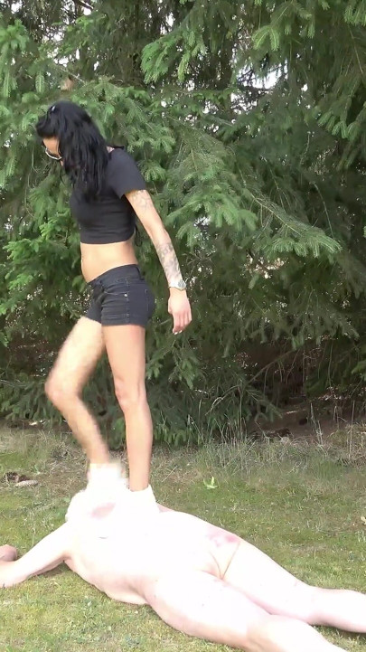 Başka Bir Spor Ayakkabı