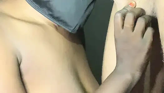 Zenci canavar yarak emmeyi seviyor