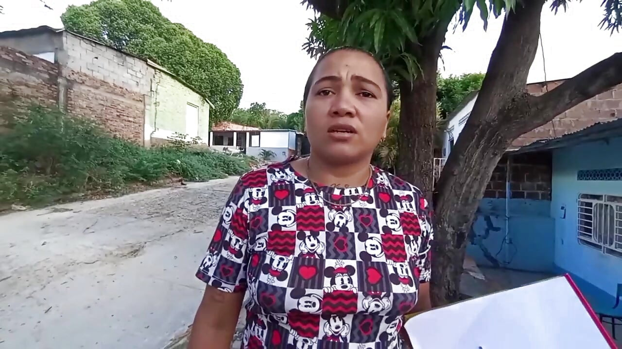 Evcil hayvanımı veterinerden getiriyorlar ve evde kıza iyi bir sikişle teşekkür ediyorum