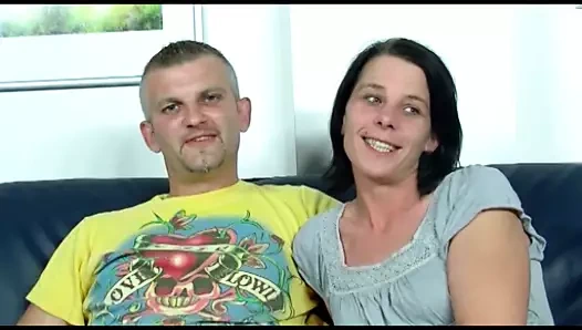 Sıcak genç sürtük kesintisiz bir horoz sürmek (tam muschi orijinal film)