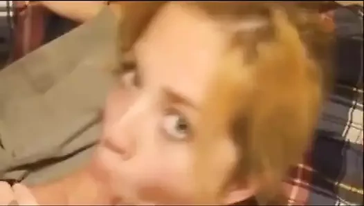 Mükemmel seksi sarışın verir bir kafa