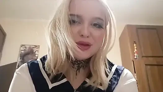 Videoyu izlerken üvey kız kardeşimi sikiyorum