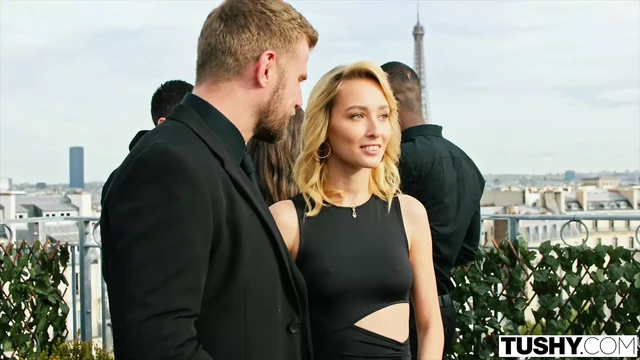 TUSHY модель Vanessa жаждет хардкорной анальной долбежки