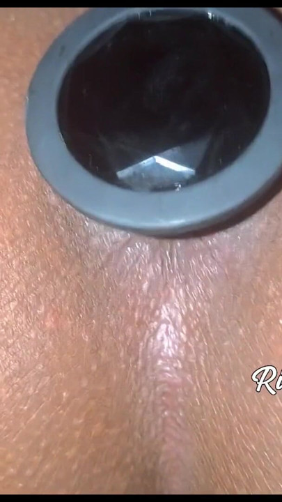 Desi eşcinsel oğlan çalışır buttplug için the ilk zaman | Klip 1