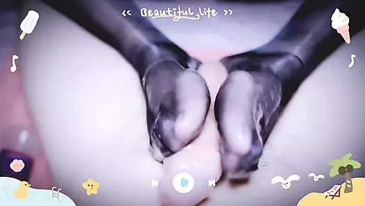 Eski erkek arkadaşım elimin taşaklarını orgazma ulaştırabileceğini söyledi.