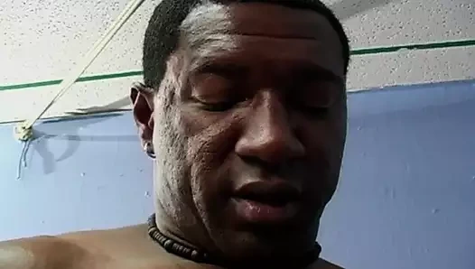 Minyon genç kız ir ilk oyuncu seçmelerinde büyük zenci biniyor