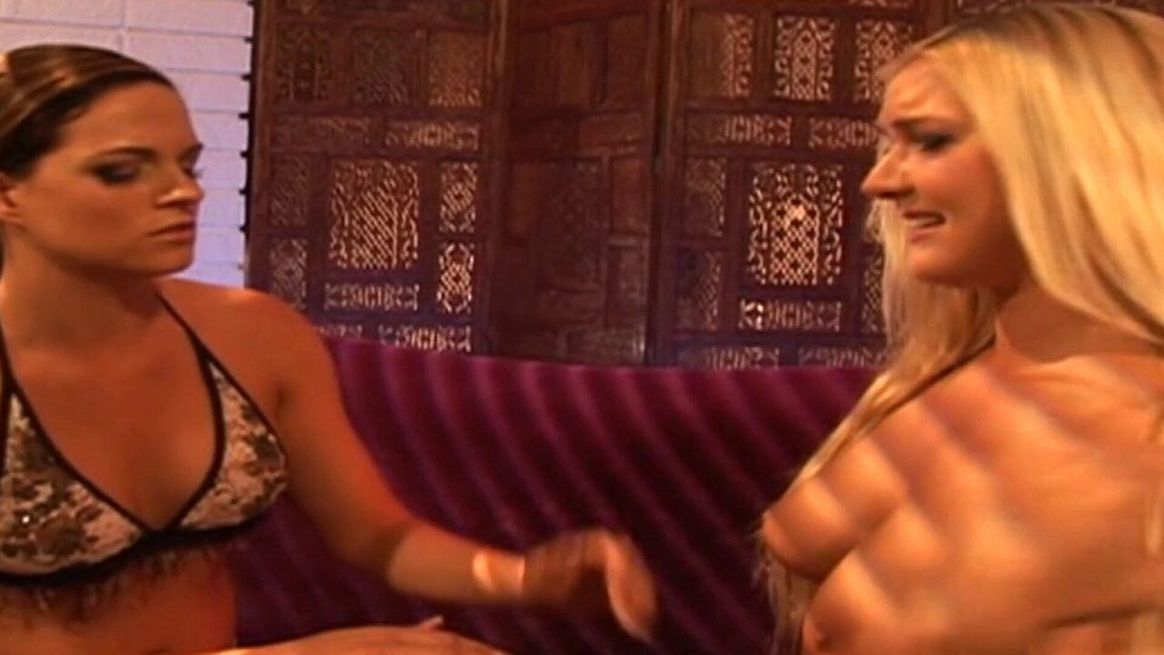 Lezbiyenler ram the yapay penis içinde onların eşek til onlar boşalmak topluca