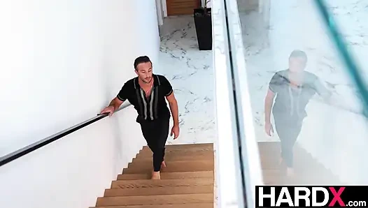 Hardx - şehvetli kızıl saçlı Sophia Locke büyük yarağıyla sikiliyor