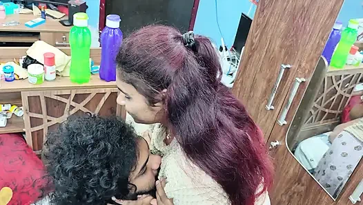 Göğüslü göt öpücüğü romantizmi emiyor