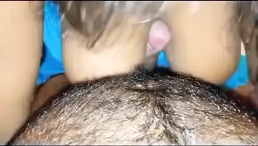 Karım büyük göğüsler ve sakso