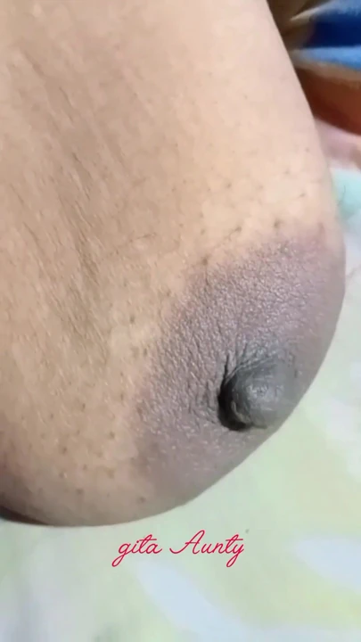 Indian besi lokal bhabhi big boobs show in night room | Clip 3