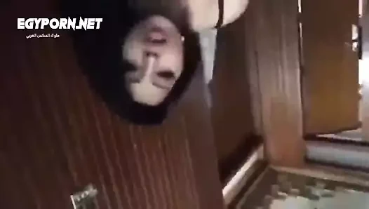 Ateşli kız videoda hard-full video site adını sikiyor