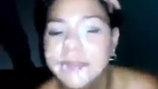 Olgun bukkake yüze boşalma