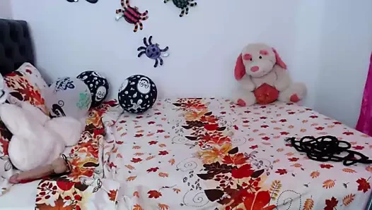 Bir latin nasıl bu kadar çok süt fışkırtabilir ve içebilir?