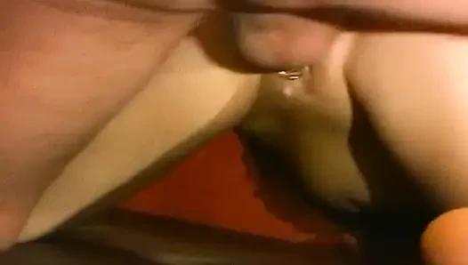 Olgun sarışınlar ve esmerler vahşi grup sekste parmaklıyor
