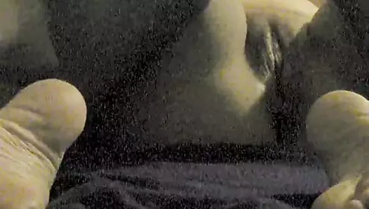 İri güzel kadın götünü sert sikiyor