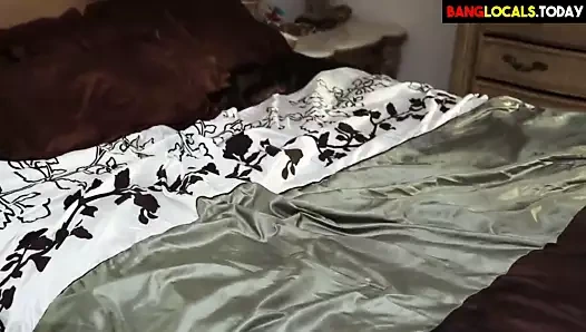 Dik adım anne becerdin sert tarafından genç oğlan