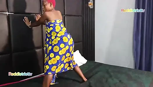 Konu yarağıma binmeye geldiğinde enerjisi uyumlu