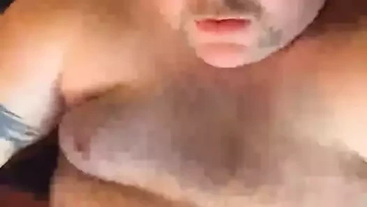 Seksi baba büyük bir yük vuruyor!