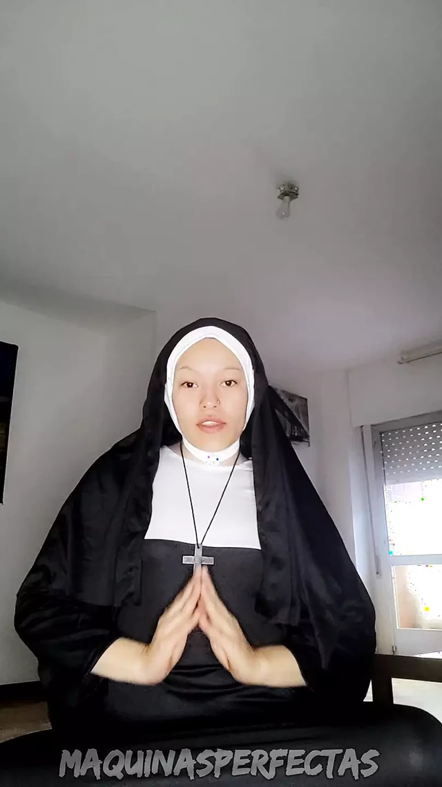 Rahibe sor rita verir bir oral seks üzerinde xhamster