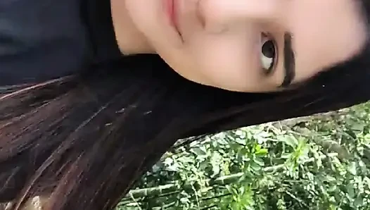 Oh onlar silmeden önce şuna bak Kolombiyalı açık havada mastürbasyon yapıyor