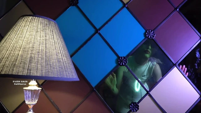 Üvey anneni kız arkadaşınmış gibi öp