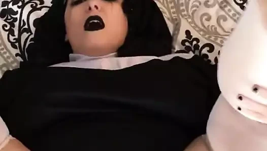 Chelhellbunny gets becerdin