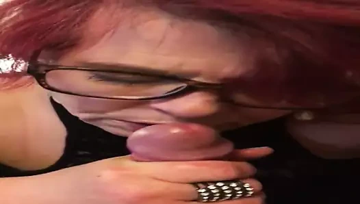 Alman puma ve onun birçok oyuncaklarından biri