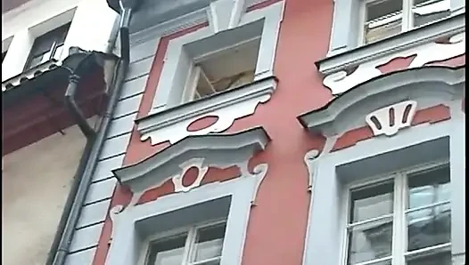 Ateşli genç sürtük amını siktiriyor