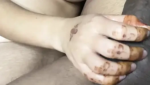 Stepsister se karvai Handjob or boobs Dabye