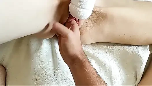 Azgın seksi evli kadın ilk kez mükemmel sıkı amcıkla yumruk sokmayı deniyor