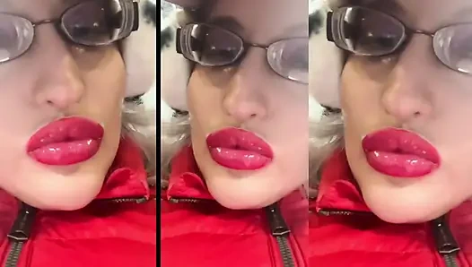 Aptal kadın kılıklıma dönüş - lip - findom goaldigger tarafından güzel yüze takıntılı klip için emiyor