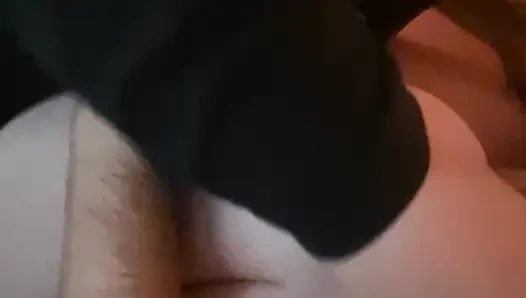 Amatör çift emiyor ve sikişiyor