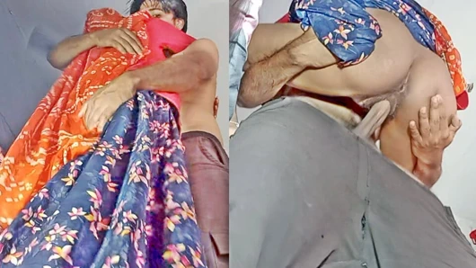 Köylü ateşli desi ayakta sikişiyor (yüksek sesle sikiş sesi)