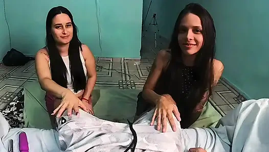 Evli kadın kocasının penisini arkadaşıyla paylaşıyor