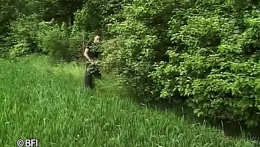 Rujlu amcıklar - Vanessa ve Peter - orman macerası