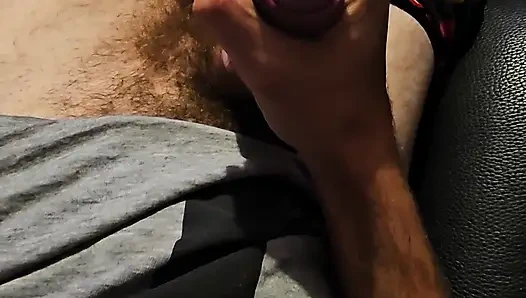 Büyük yarağımı mastürbasyonla sikiyorum