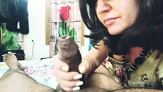 Amatör orta yaşlı seksi kadın büyük zenci yarağıyla ırklararası seks yapıyor