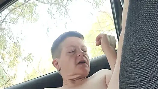 Fışkırtarak araba oyunu, neredeyse yakalanıyor