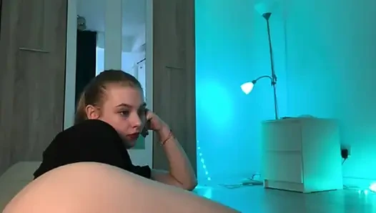 Jucielussie dildo emiyor ve seksi domaltmalı