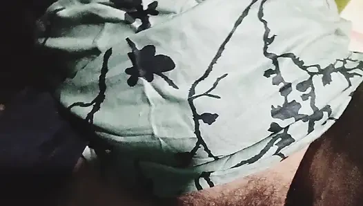 Ateşli hintli tesettürlü kadınların seks videosu
