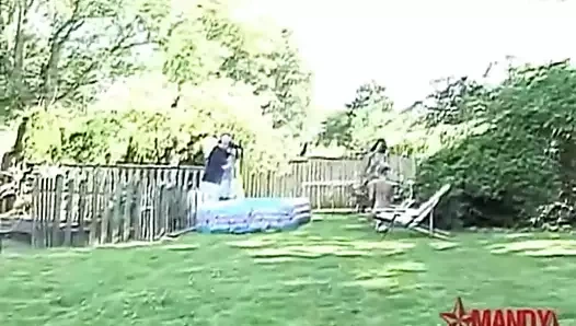 Mandy mayhem kamerayı kızdırıyor