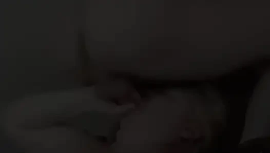 Yüzüme oturup içine boşalarak ağzımdan siktim