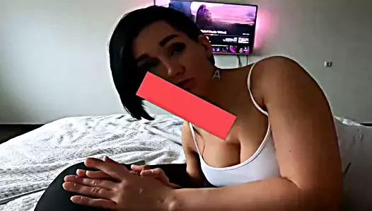 MASAZE STEPMOMU JE PRILIS DALEKO