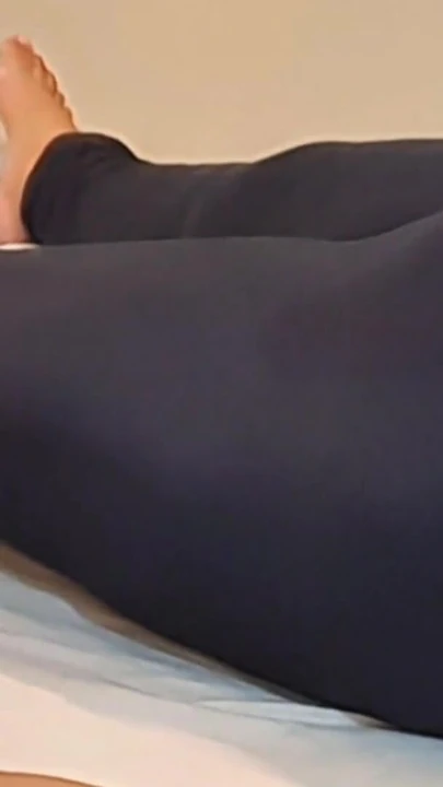 Doktor arkadaşımdan bana masaj yapmasını istedim...... Ama beni prezervatifsiz hamile bırakıyor | Klip 2